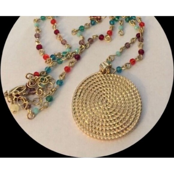 AVON RAINBOW RICHES SWIRL NECKLACE (GOLDTONE / RAINBOW COLORS) NEW SEALED!!! - Picture 2 of 7